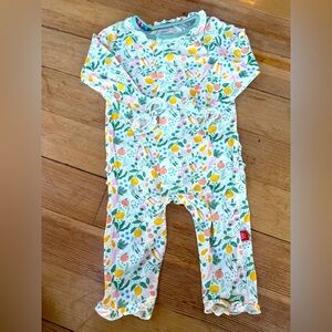 Magnetic Me 3-6 Months